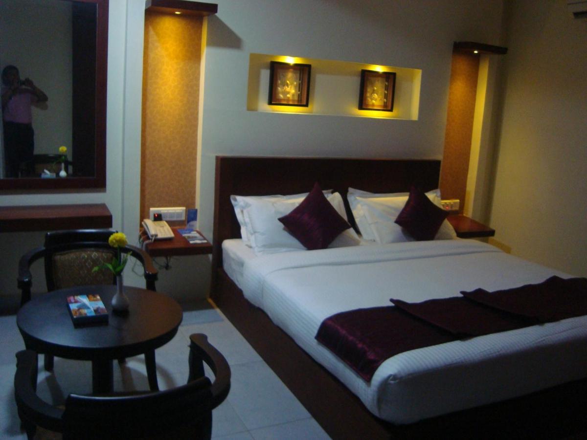 Rouba Residency Hotel Ponnāni Exteriér fotografie